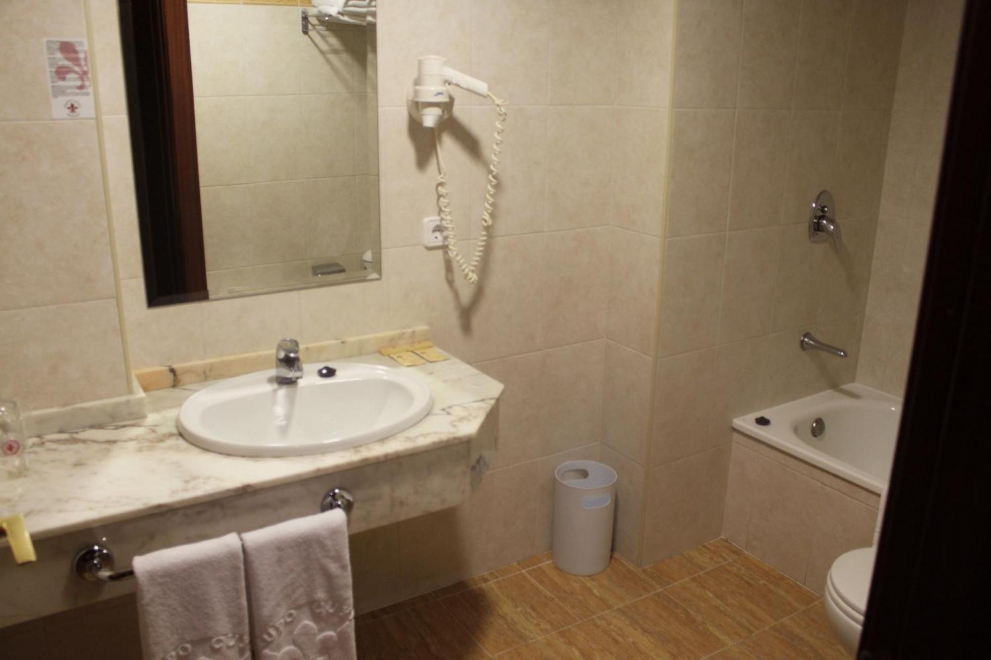 Arbeyal Hotel Gijon Ngoại thất bức ảnh